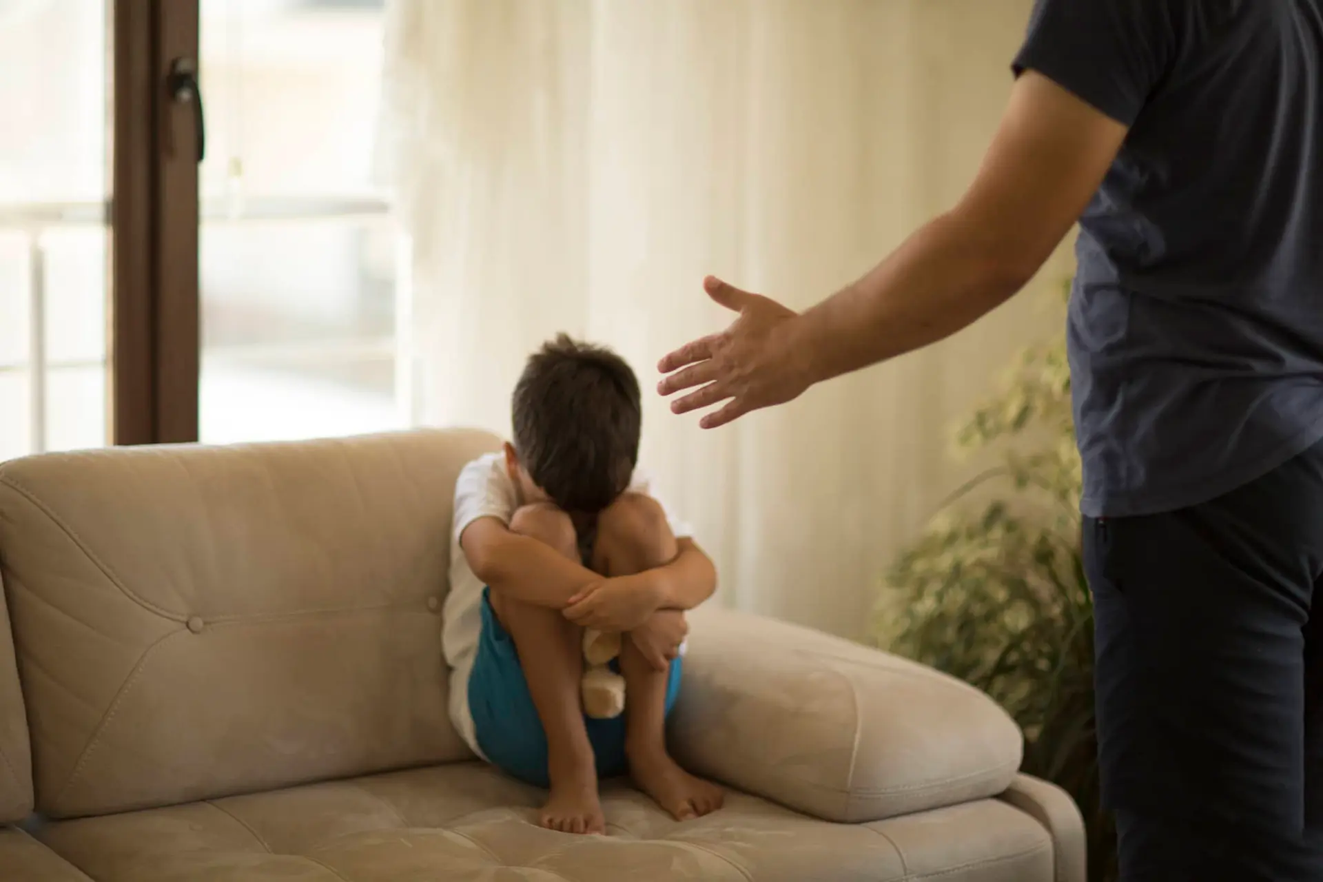 10 Incorrect Behaviors in Child Upbringing to Avoid